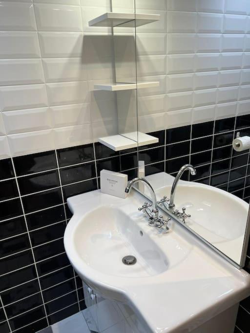 Le Paris Eiffel - Appartement Cosy En Plein Centre 布尔昆 外观 照片